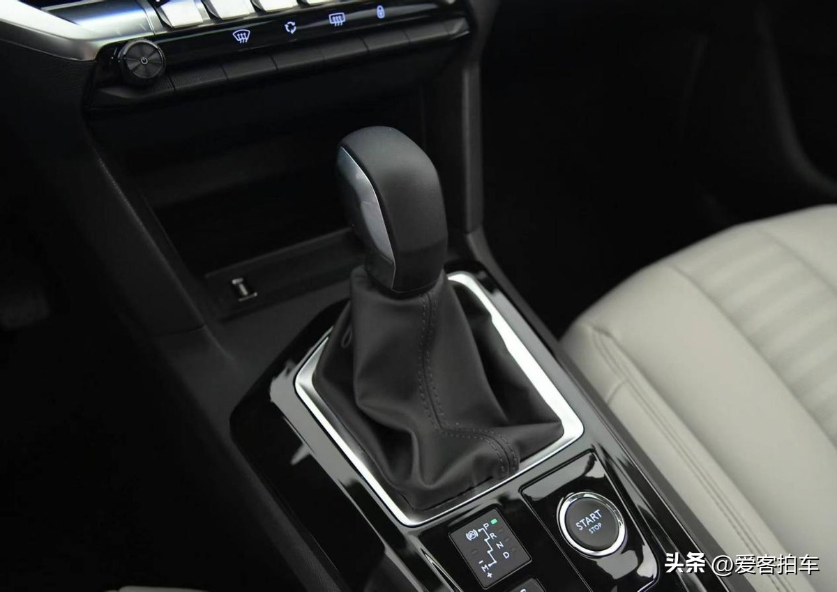 408与速腾哪个更值得入手,新408和新速腾哪个值得买