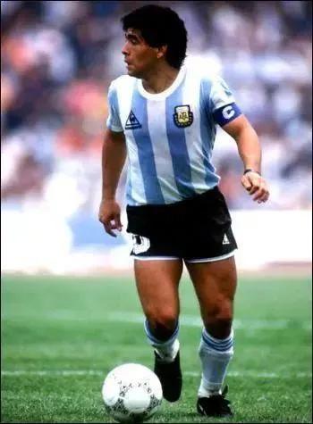 我为足球而痴狂作文,我为足球狂作文