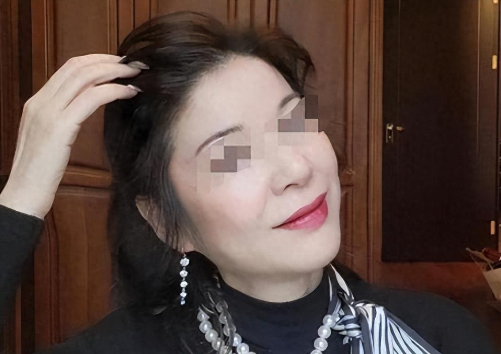 24岁小伙和大妈开房,*拍偷**整个过程,大妈哭诉道这会让我终身蒙羞