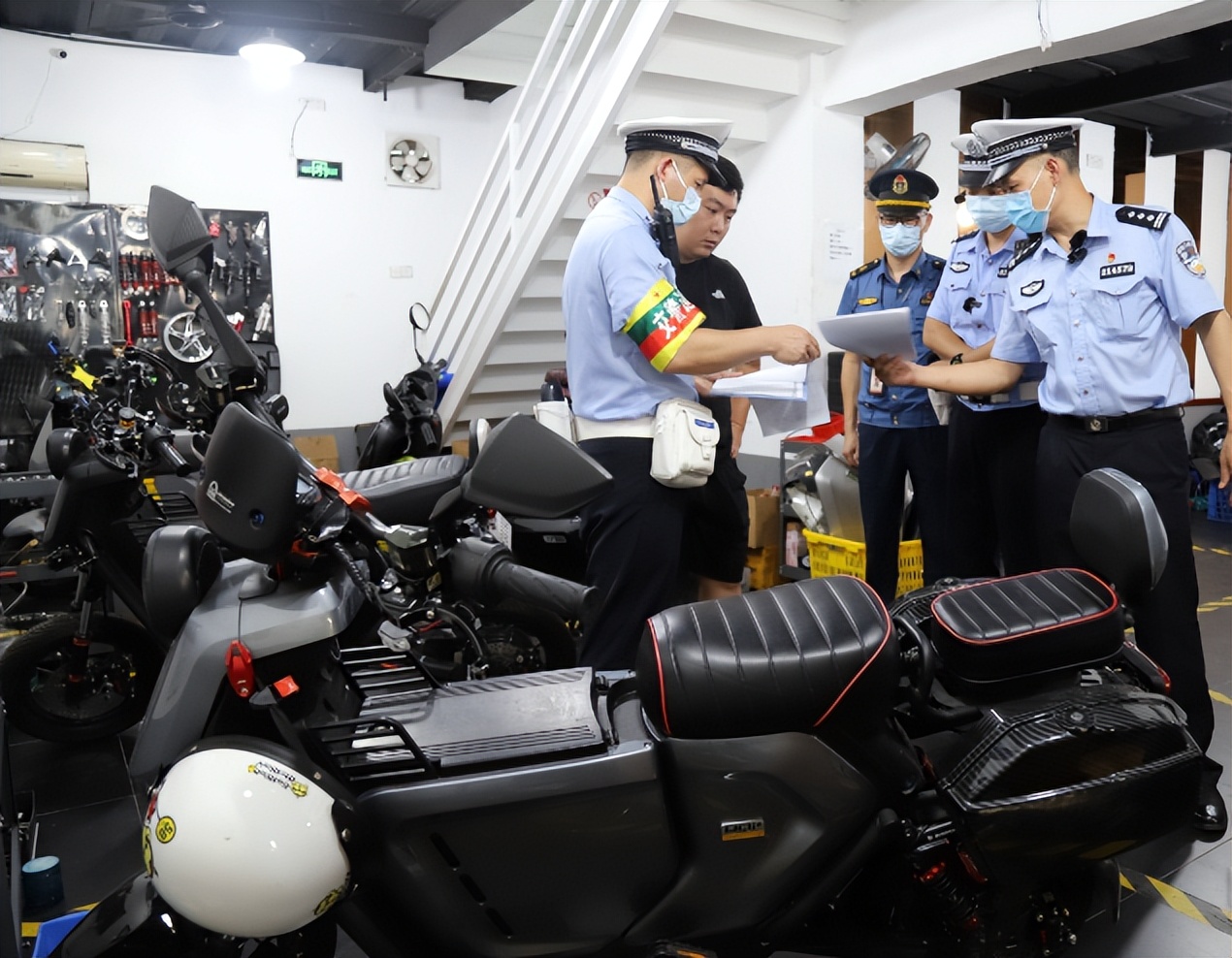 电动车上路迎来“2禁”管理,电动车上路实行“3禁1罚”