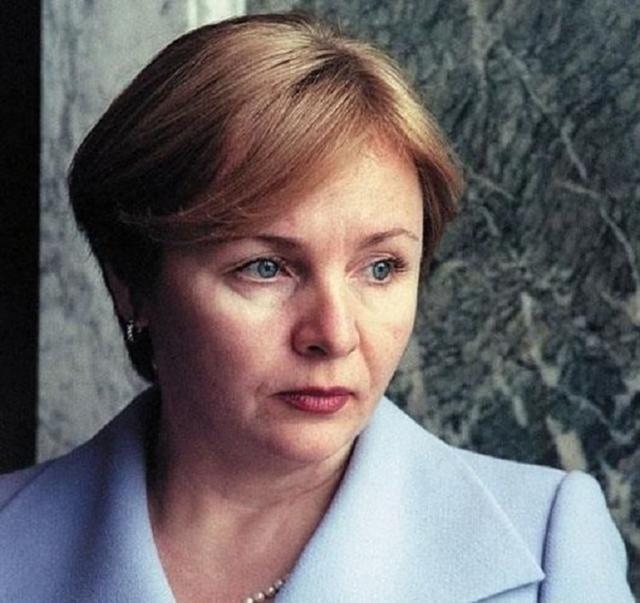 普京出任总统当晚视频,普京当选总统后流泪讲话视频