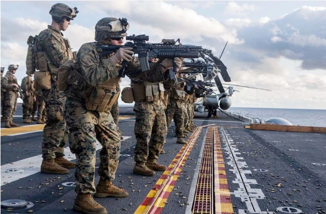 美国想让中国认输？拉日印澳三国参战，打基础设施和远洋商船！