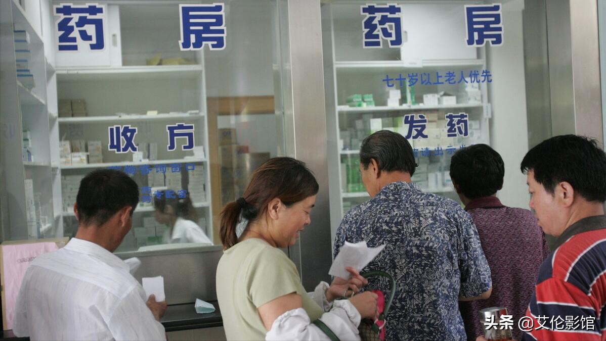 湖北36岁女子怀孕27周羊水破了，医生判定宝宝救不活，女：保孩子