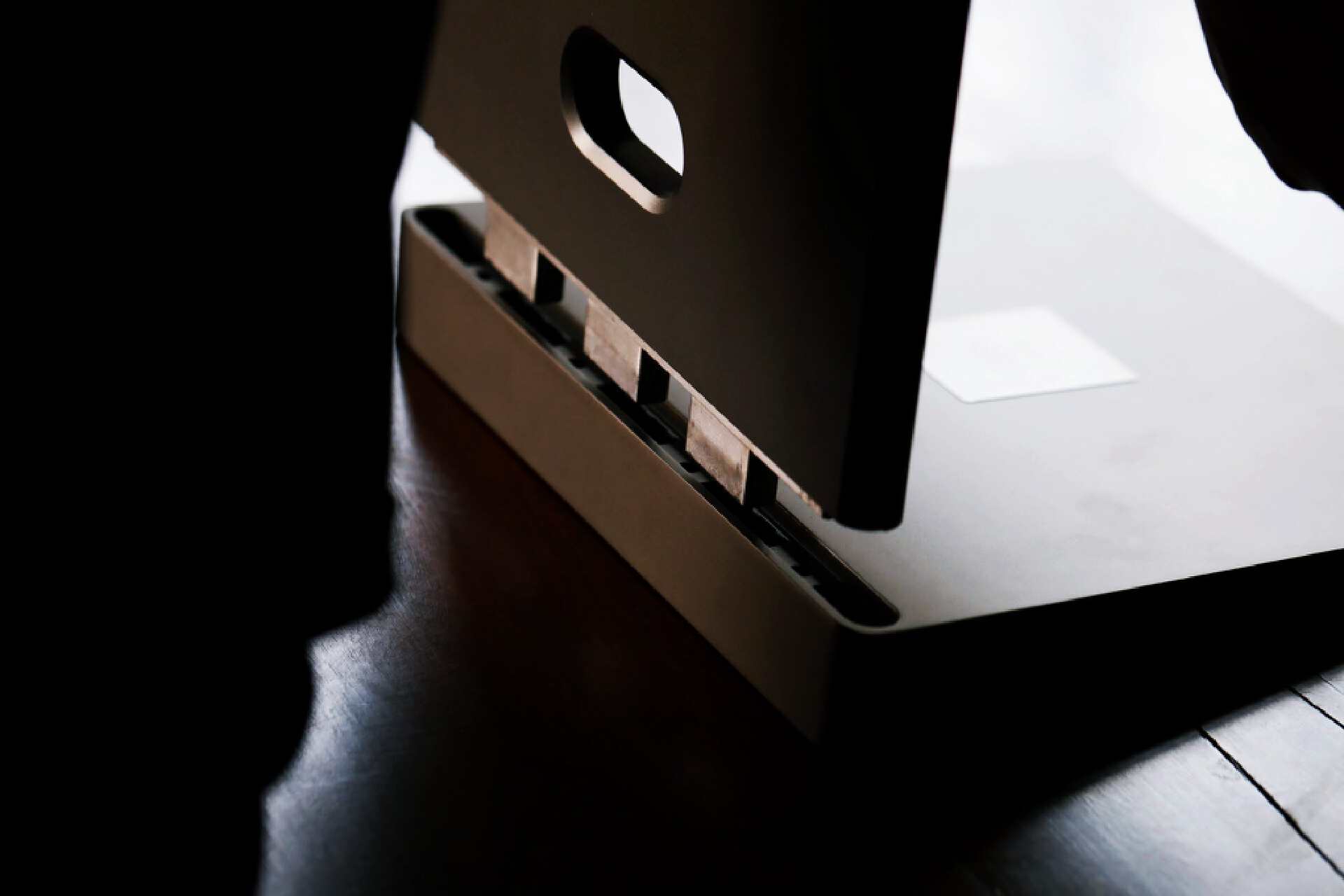 高端电脑显示器一体42.5寸,老板用27寸显示器