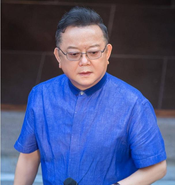 歌手成方圆年轻时候的照片,成方圆是80年代的当红歌星