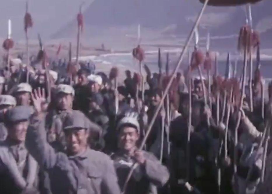 重庆山火扑救感人场景,重温重庆山火救援的感人画面