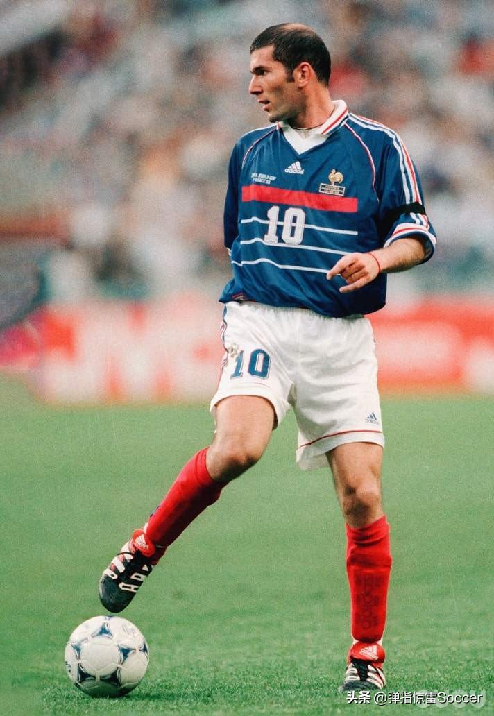 阿迪达斯猎鹰4足球鞋测评,阿迪达斯2024款猎鹰足球鞋测评