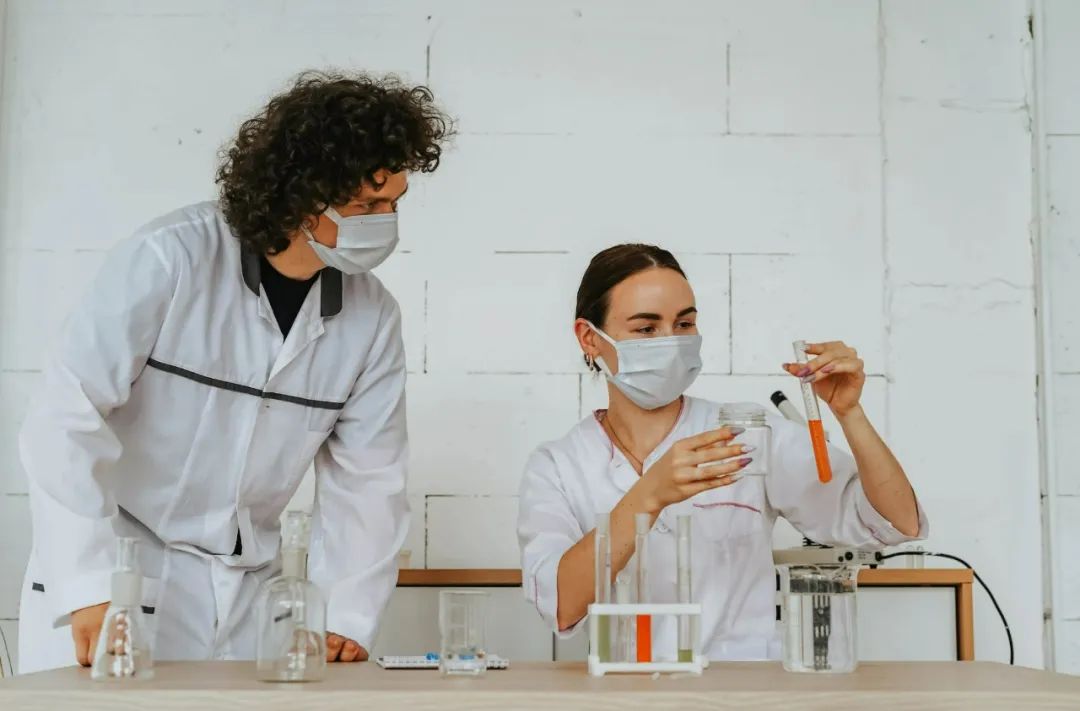 鍖荤枟鍋ュ悍绀剧兢杩愯惀妯″紡,鍖荤枟绀剧兢濡備綍瑁傚彉