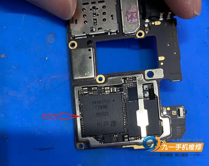 华为手机充电亮红灯开不了机,华为手机开不开机显示红色呼吸灯