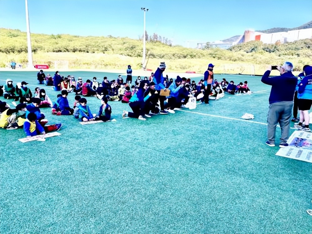 撑起足球梦——「足世路」,GloballKids