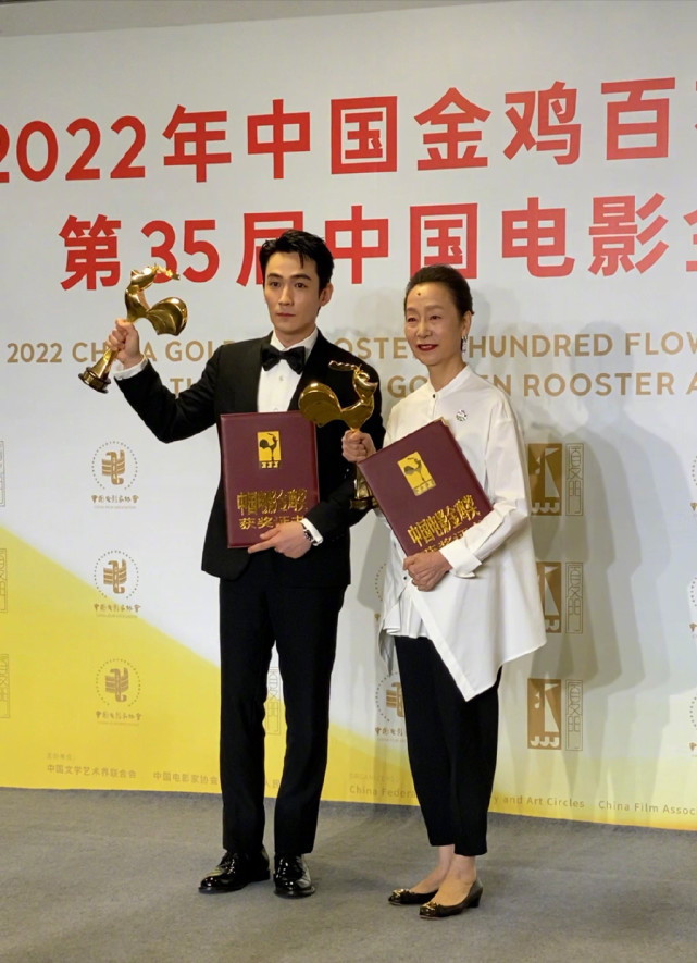 金鸡奖朱一龙获奖前描述,金鸡奖朱一龙获奖现场