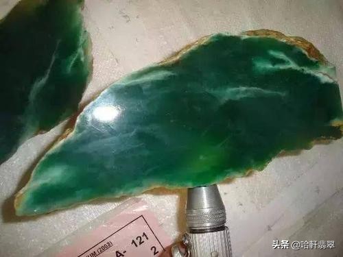 有几百块钱捡漏天价翡翠手镯吗,3万左右的翡翠手镯有收藏价值吗