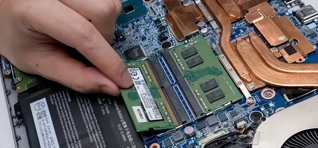 电脑玩游戏突然死机并有嗡嗡声,win10电脑突然死机卡住不动