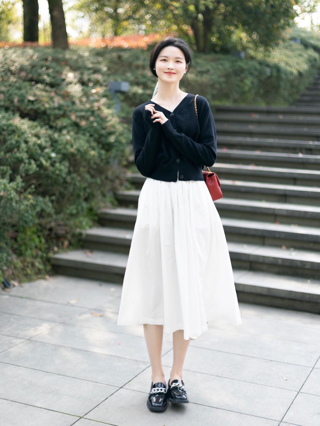 中袖春裙精致洋气又减龄,今年最流行什么样的春季套裙