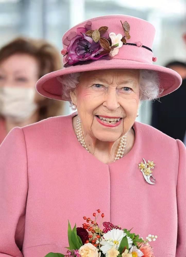 女王珠宝遗产给凯特还是夏洛特,女王遗产谁继承