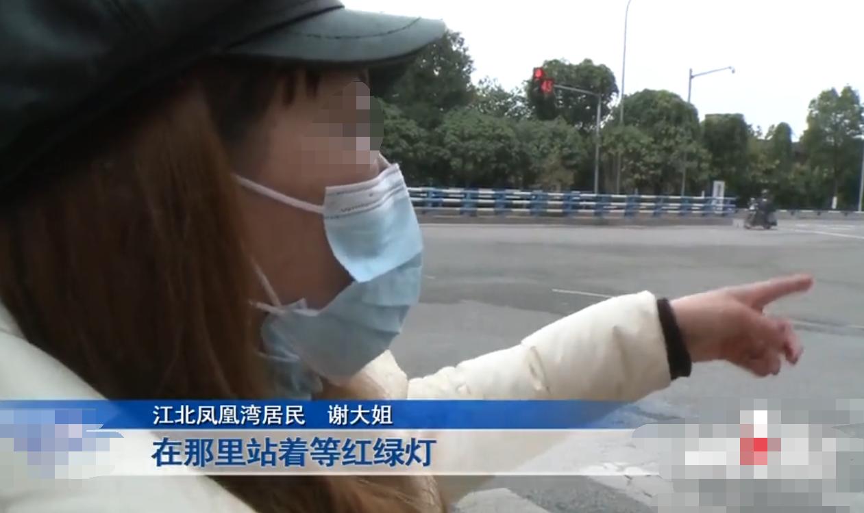 重庆一女子16000元的貂皮大衣被烧出20多个洞，对方表示愿意承担责任赔偿500元，女子：500修不好，我不要钱