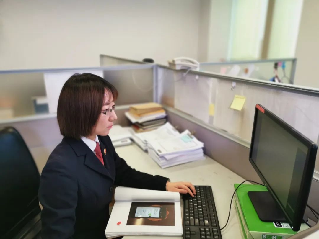 直播间里暗藏的甜蜜陷阱,直播间背后的秘密