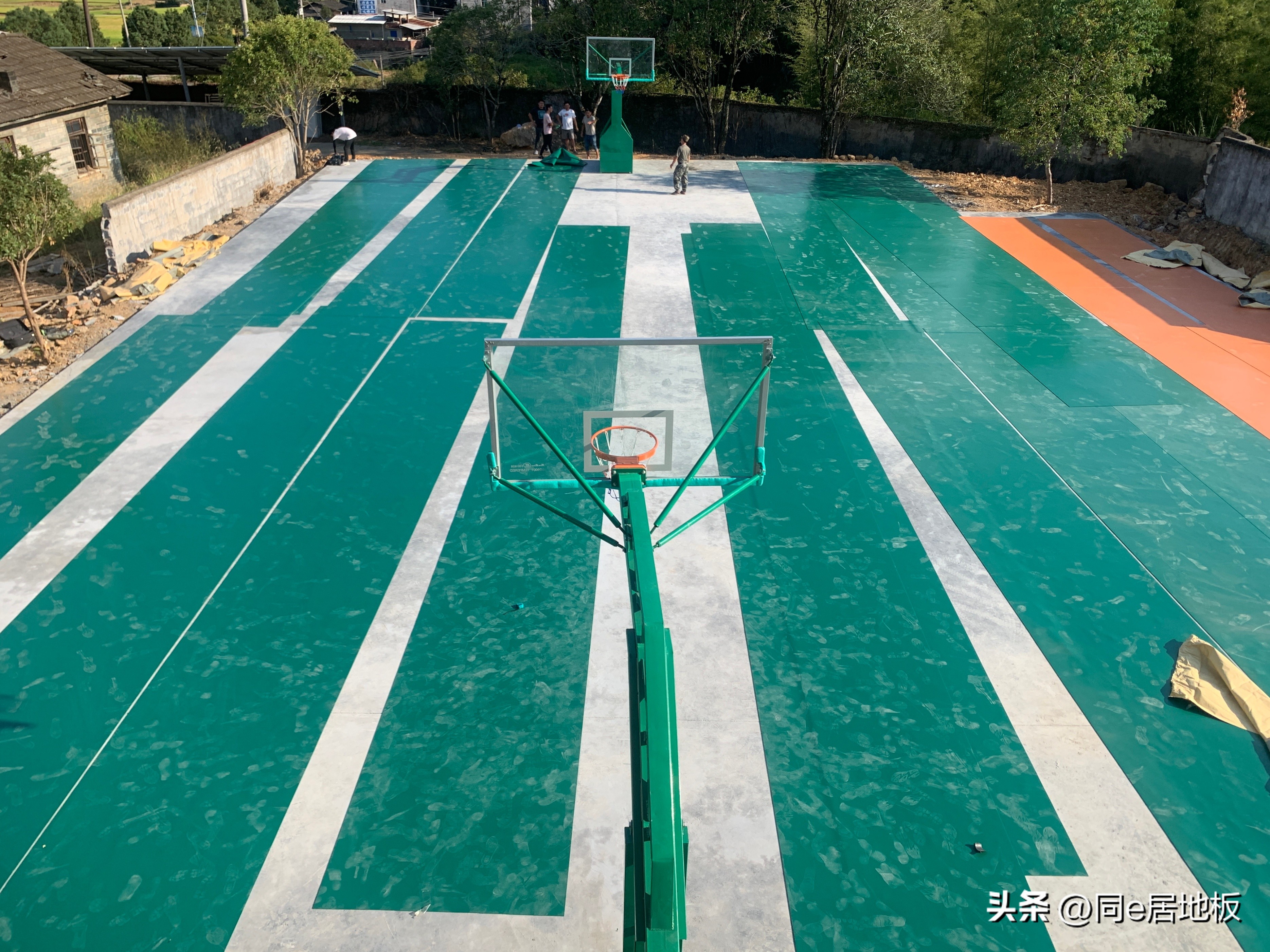 三明塑胶篮球场建设,福建室内篮球场木地板安装