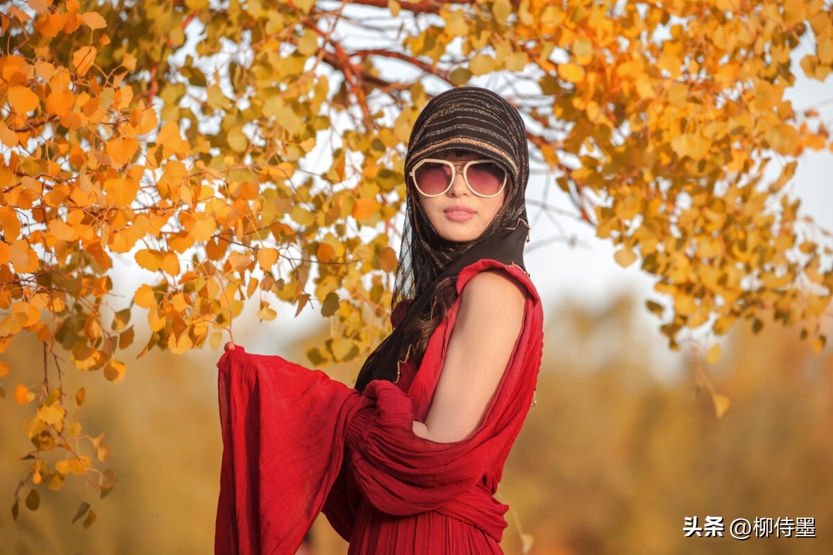 大妈拍照花式姿势丝巾和墨镜,大妈丝巾拍照姿势大全