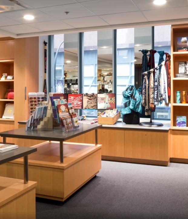 暑假哪里适合旅游买纪念品,去武汉回来带什么纪念品