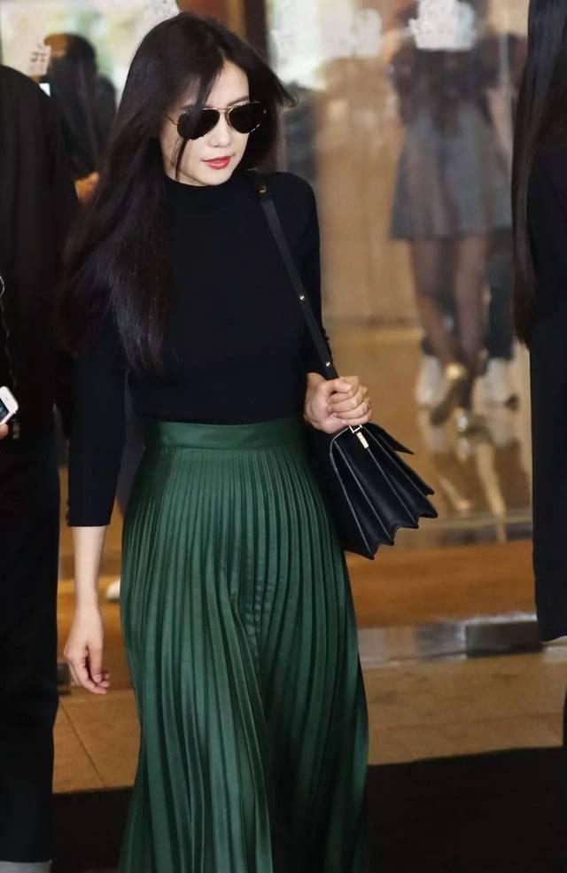 什么样的百褶裙最好看秋冬季,百褶裙适合多大的年龄穿