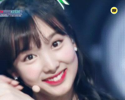 6位一大笑颜值就会崩塌的女明星,看起来笑的很魔性的女明星