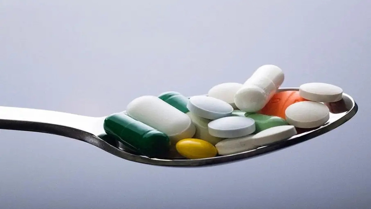 “一炎不合”就吃抗生素？别再当成消炎药乱用了，医生教你分清