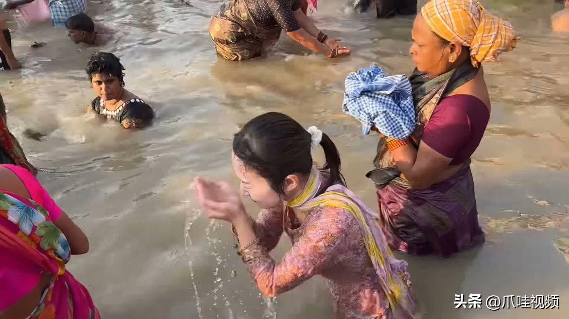 真相被揭开后女孩崩溃了,真相被揭开后女孩崩溃