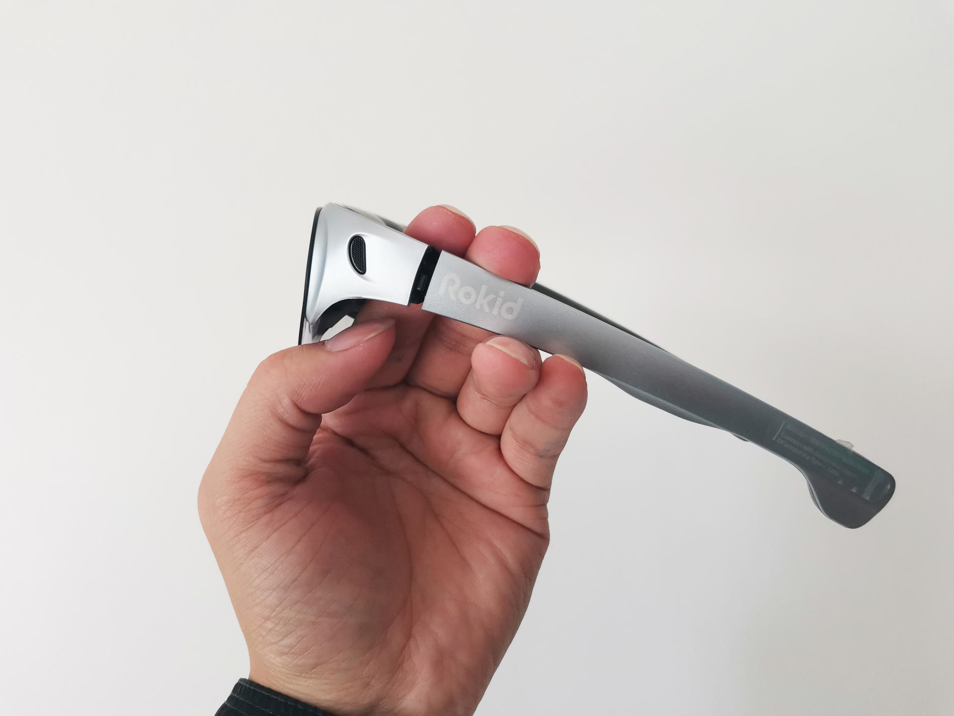 带工作站的AR眼镜，RokidAirAR眼镜带你领略120寸大屏视觉效果