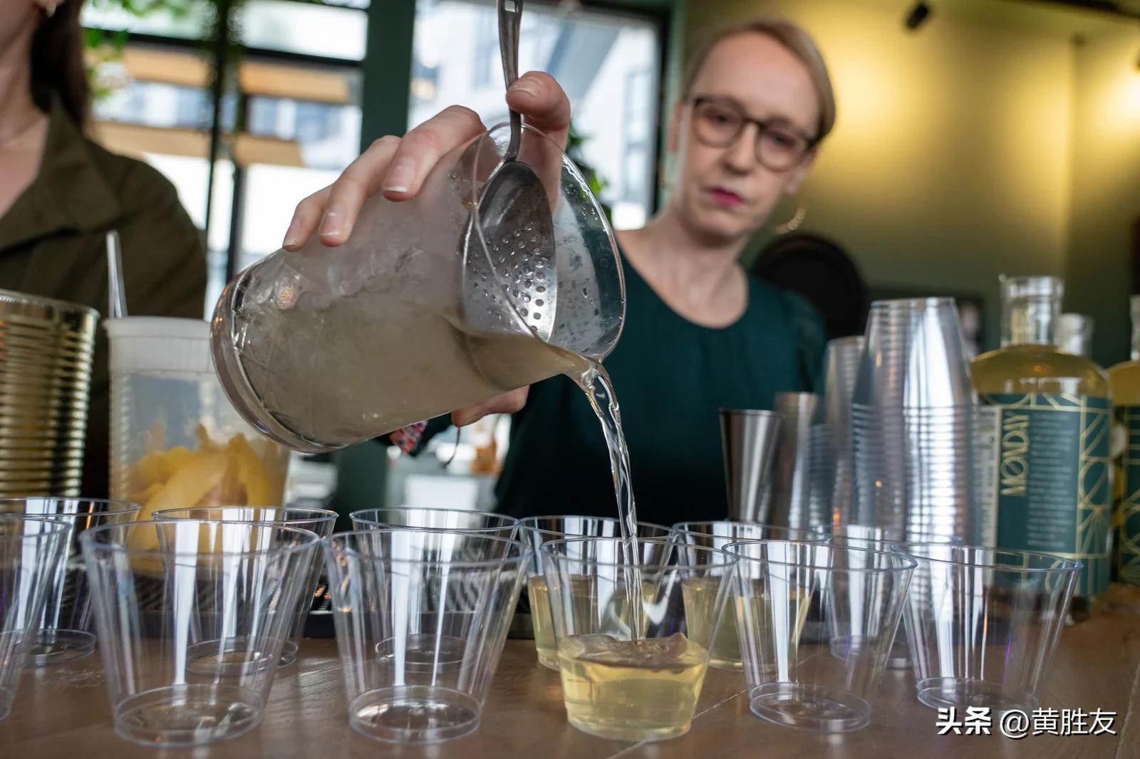 爱尔兰将在酒瓶贴警告,爱尔兰给酒精饮料贴健康警告