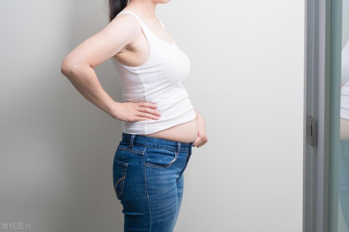为什么不胖还是有小肚子,为什么女生明明不胖但是有小肚子