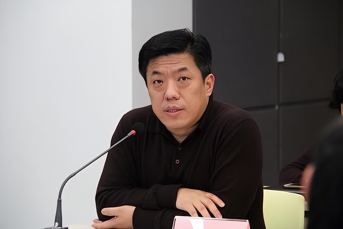 内蒙首富杜江涛，白手起家创造商业帝国，如今身价300亿