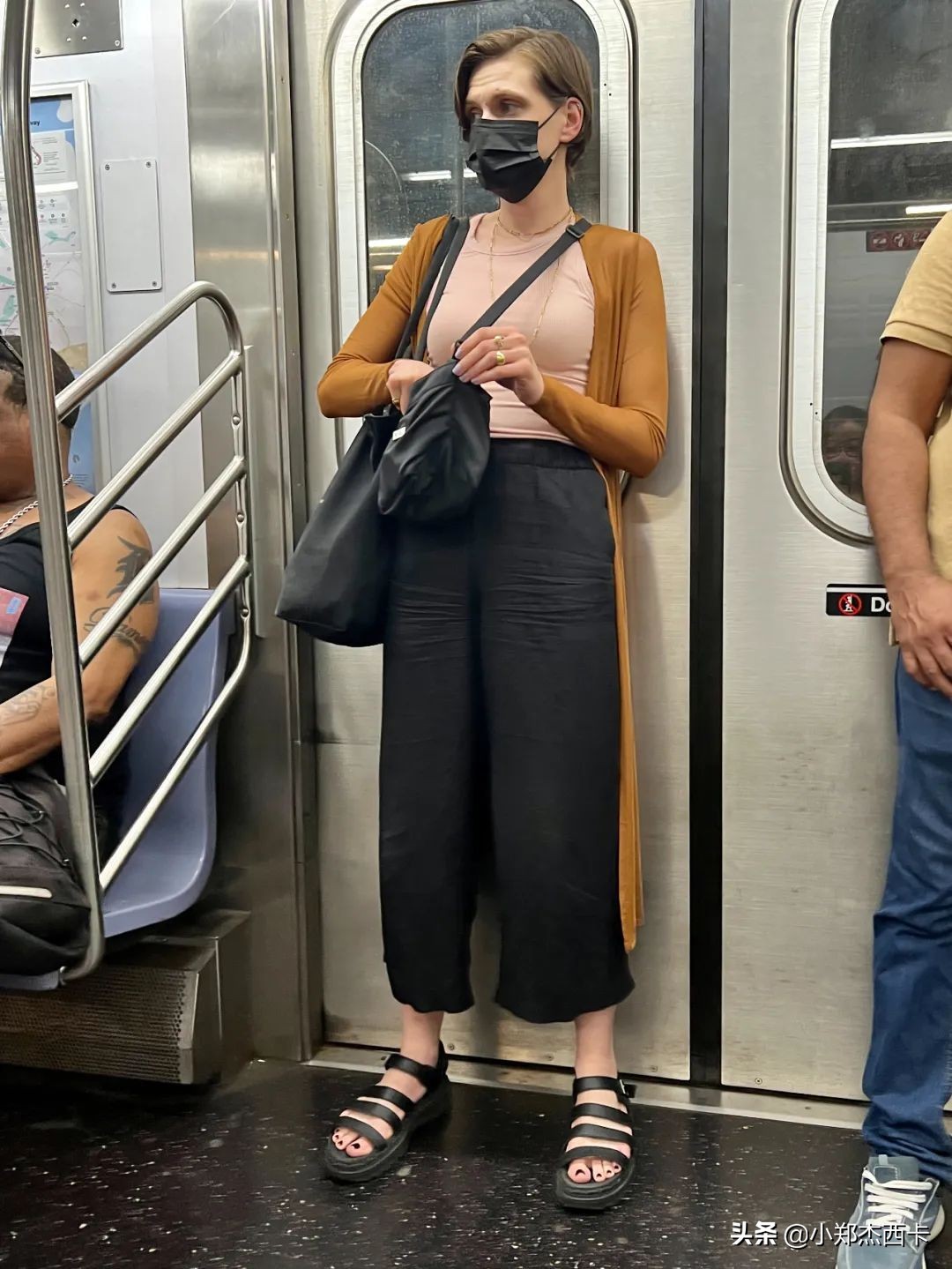 救命!这坑爹的货,是真的流行开来了...