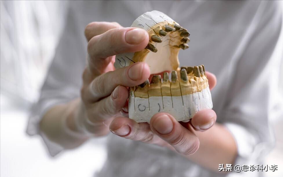 牙缝里的牙结石如何清除干净,在牙缝里的牙结石要怎么去除