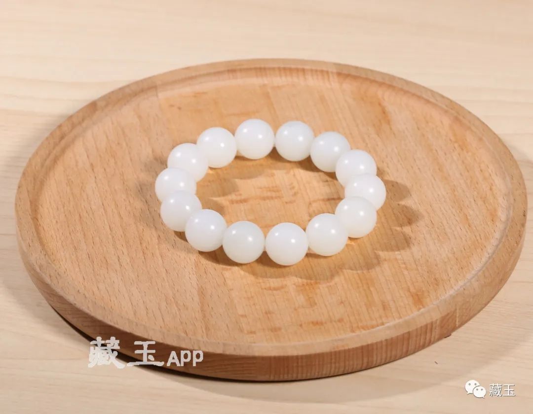 一颗珠子价值4000元,一颗珠子三十元