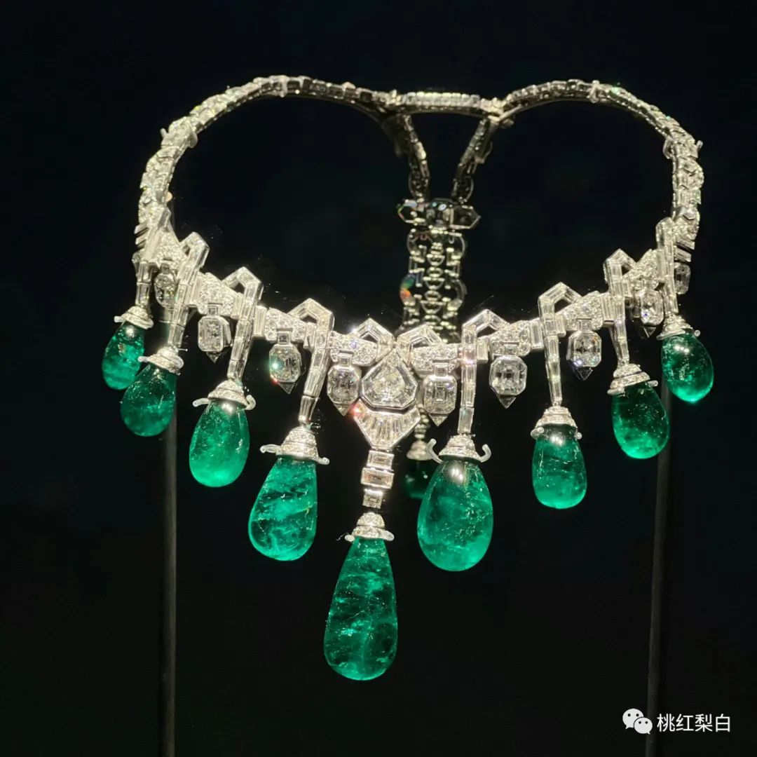 都炫耀起鸽子蛋了，她还是嫁了个假豪门？