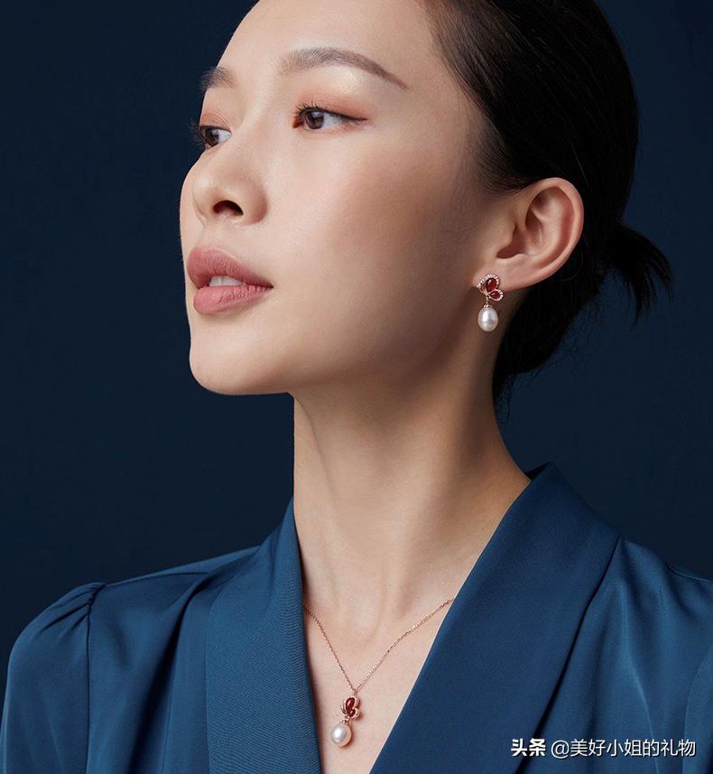 母亲节礼物项链黄金推荐,母亲节礼物排行榜前十名黄金饰品