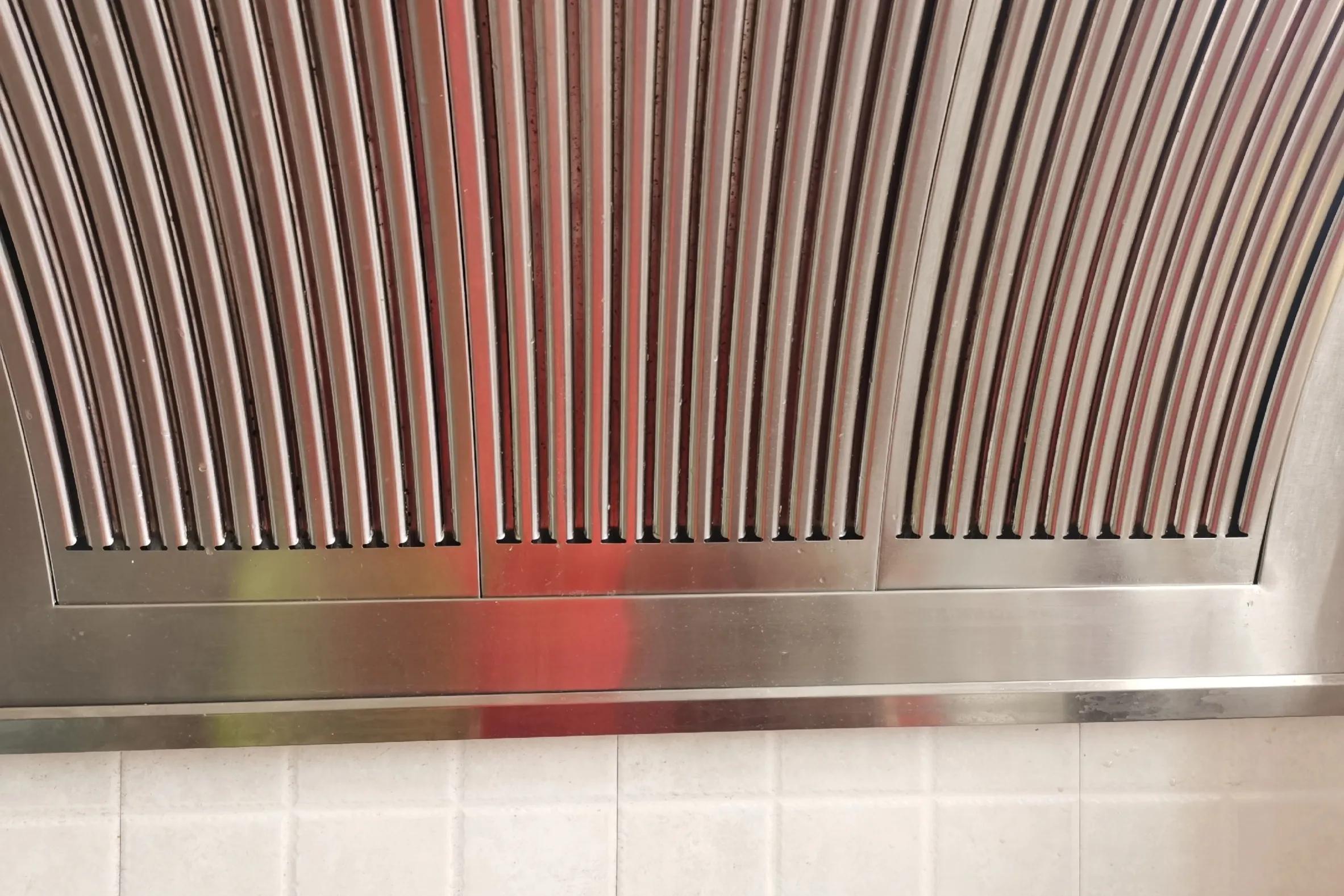 过年了需要一个擦油烟机的小窍门,冬天在家清洗油烟机