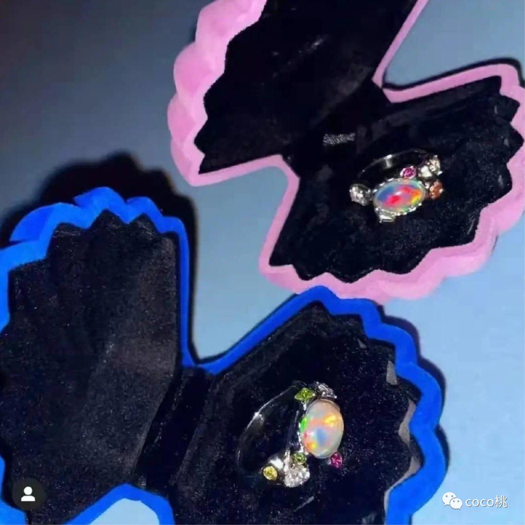 泫雅的订婚戒指，直接花掉男友一半财产？