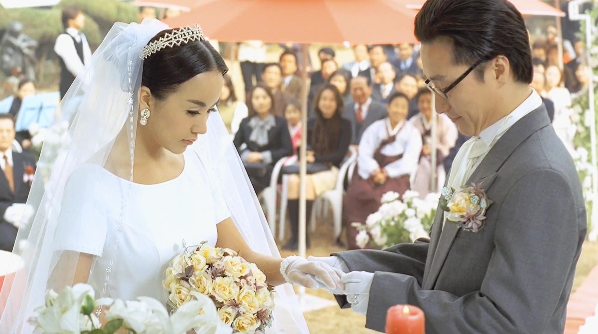 21年前，她一脱成名，尺度之作被称为“两性关系教科书”