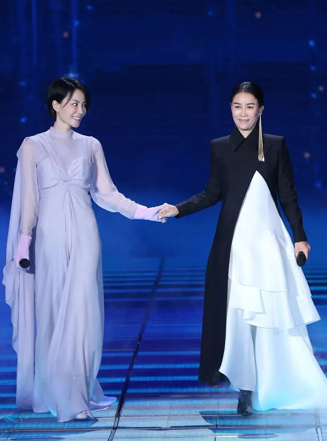 王菲爱过的5个男人,都是“弟弟辈”最小小11岁,她怎能下得了手