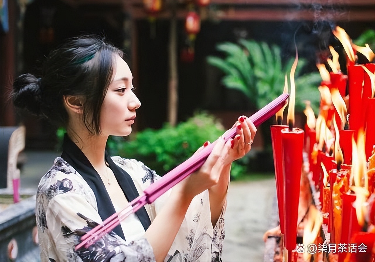 上香时为什么要上三根香,烧香是三根为一柱还是一根为一柱