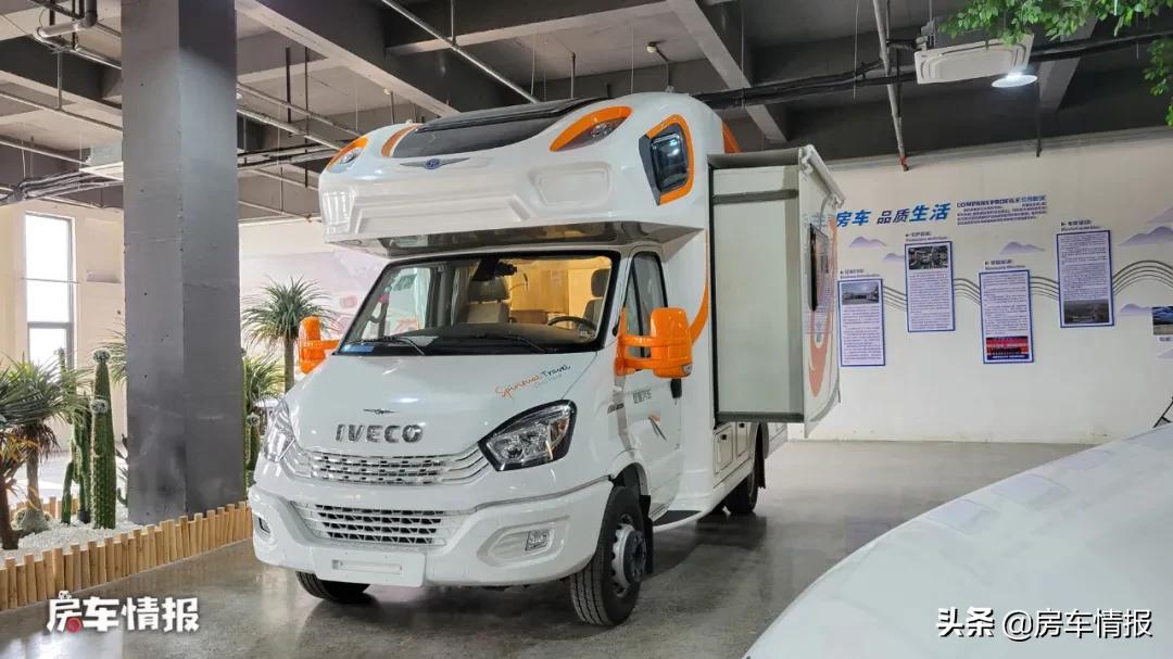 国产房车最顶级6x6自动挡房车,房车6.5t最新款