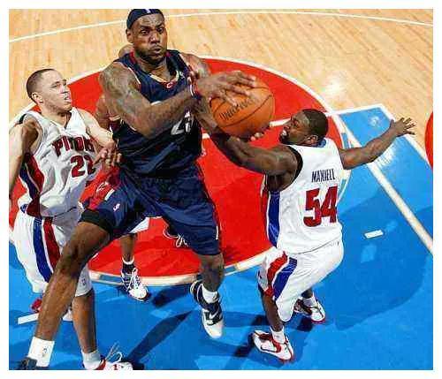 字母哥:老詹你干嘛学我当老六，老詹:你是真老六，我是真六