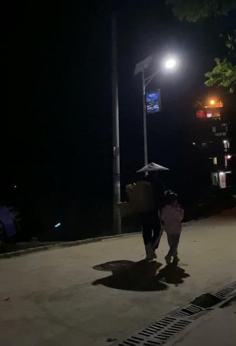 车轱辘上的希望工程，江西五十铃“点亮计划”为留守儿童筑梦