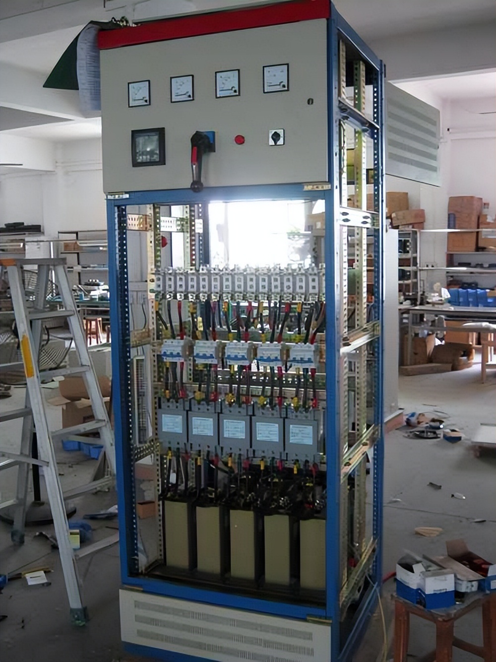 电网无功补偿实用新技术是什么,对电力系统进行无功补偿可提高