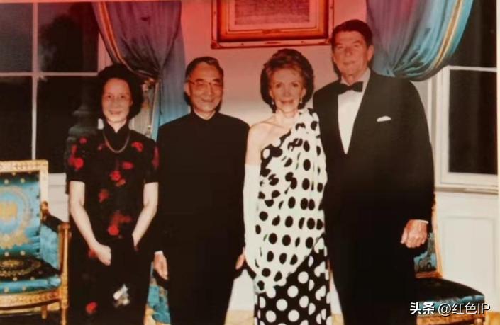 外交官穿衣风格,外交官的衣服是谁搭配的