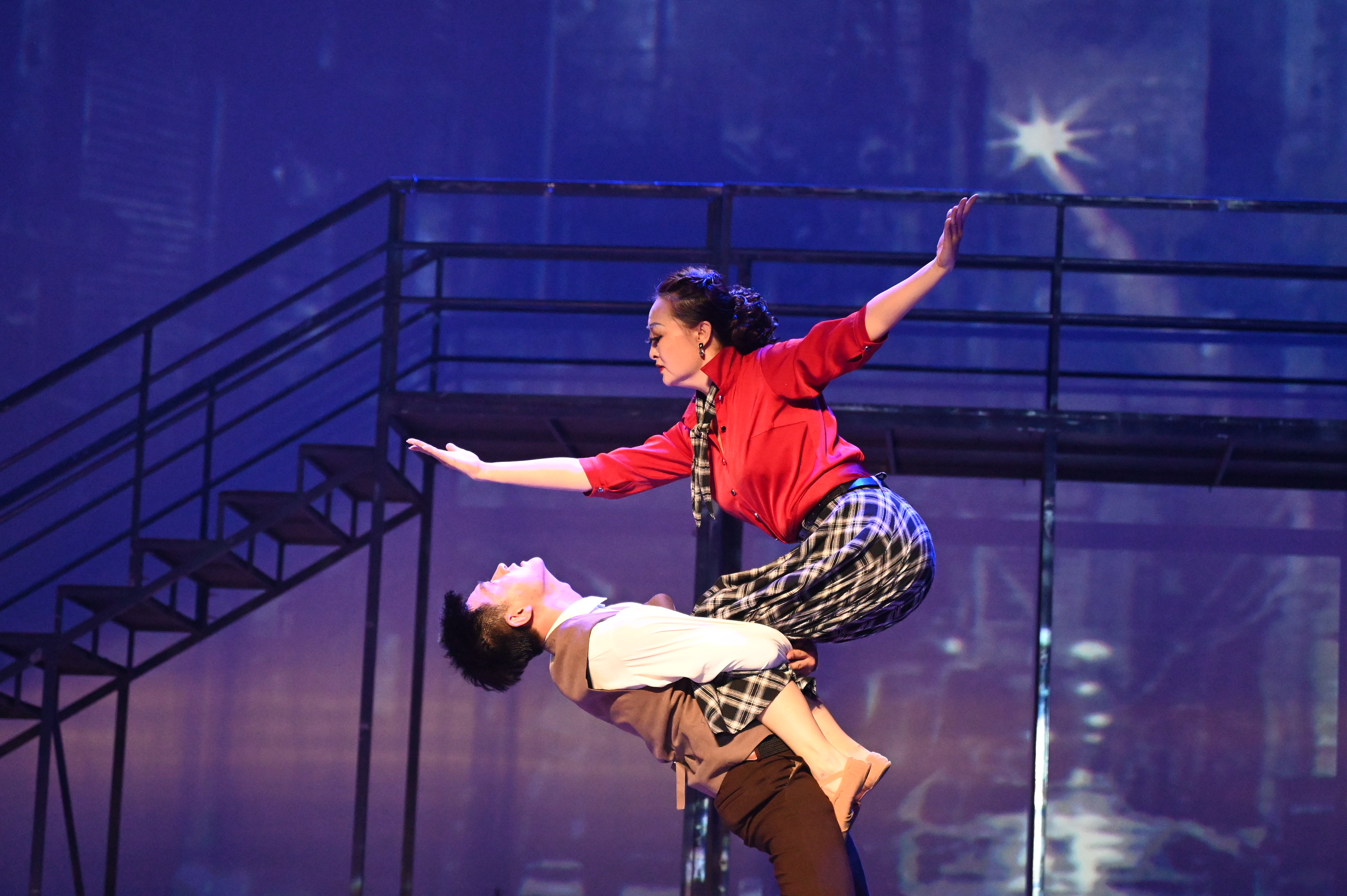 平均63岁的圆梦舞剧团用信仰诠释信仰如钢