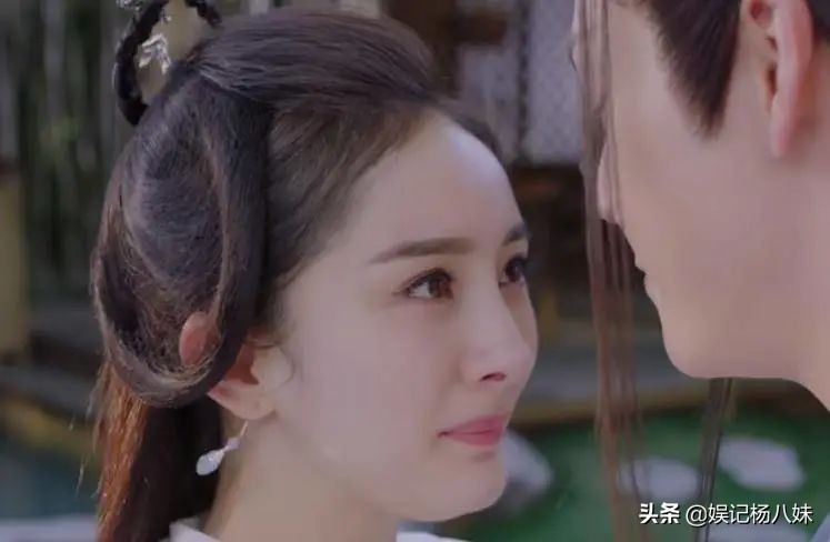 8位中韩女神的“颜值克星”！法令纹在脸上“修渠”，个个显老