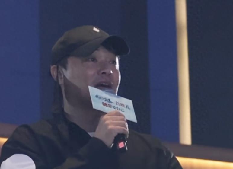 陈思诚现身佟丽娅电影首映视频,陈思诚现身佟丽娅电影首映全过程